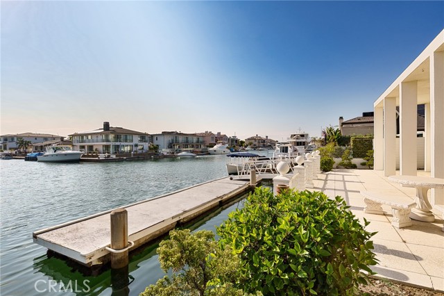 Detail Gallery Image 2 of 20 For 16471 Malden Cir, Huntington Beach,  CA 92649 - 3 Beds | 3 Baths