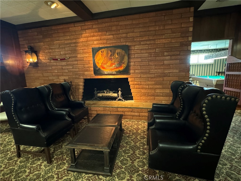 https://media.crmls.org/medias/e4ecbf79-07db-4eec-968c-bf25733e6033.jpg?preset=X-Large