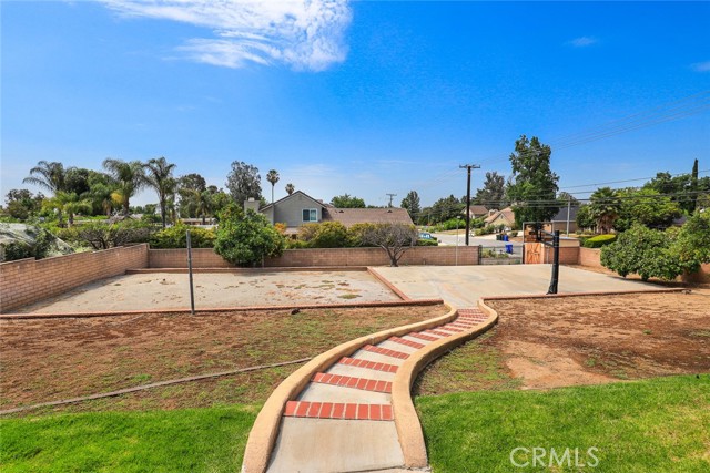 Detail Gallery Image 17 of 25 For 9513 Sunflower St, Rancho Cucamonga,  CA 91737 - 4 Beds | 3 Baths