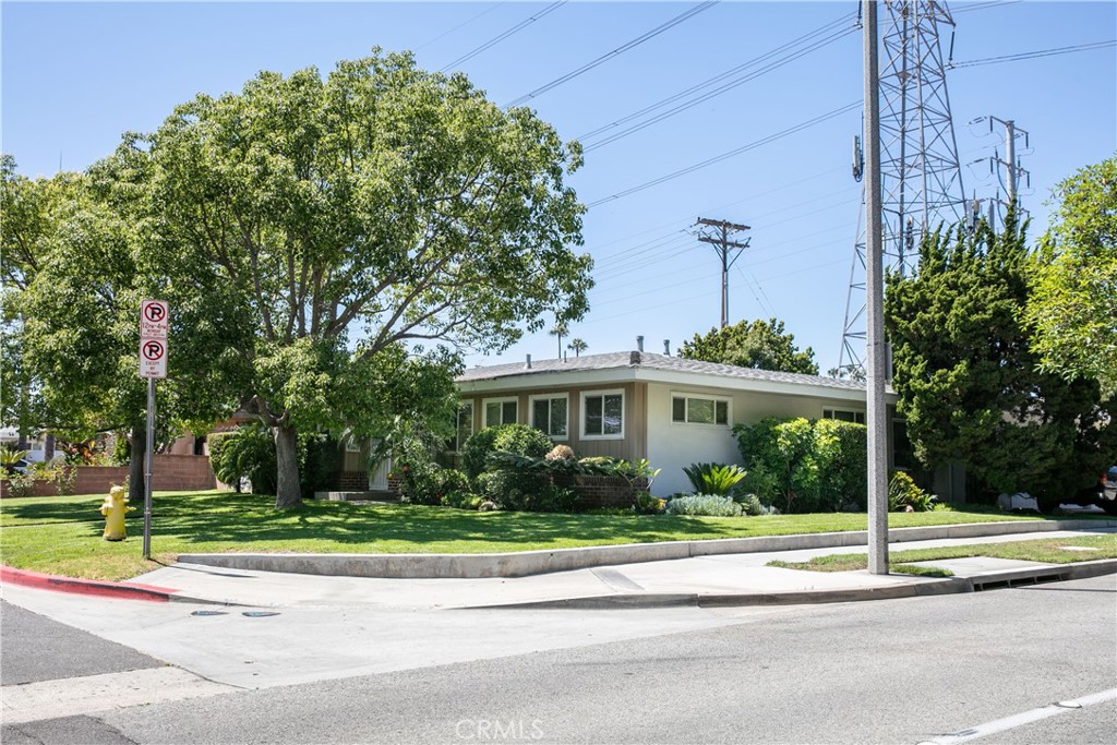 1203 W Laster Avenue