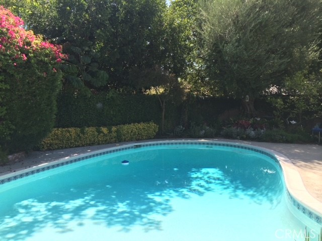 5124 Vesper Avenue, Sherman Oaks CA: https://media.crmls.org/medias/e4ed312a-c5a5-4481-8d00-c8d0a1fbada5.jpg