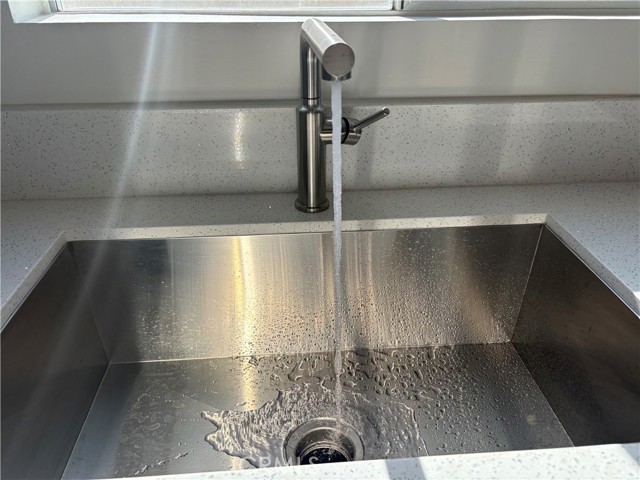 Detail Gallery Image 6 of 30 For 18550 Hatteras St #86,  Tarzana,  CA 91356 - 2 Beds | 3 Baths