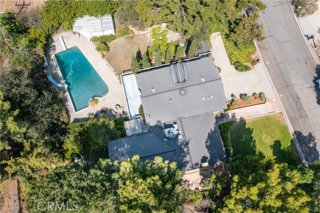 2242 Oak Crest Drive, Riverside CA: https://media.crmls.org/medias/e4ee495b-b62a-44a8-9d0b-14beb914c4ec.jpg