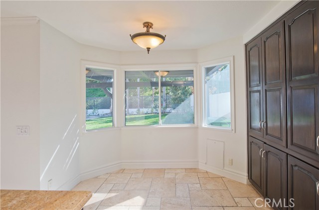 Detail Gallery Image 10 of 23 For 24666 Calle Largo, Calabasas,  CA 91302 - 4 Beds | 2/1 Baths