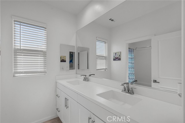 Detail Gallery Image 45 of 56 For 18797 Big Cedar Dr, Canyon Country,  CA 91387 - 5 Beds | 3 Baths