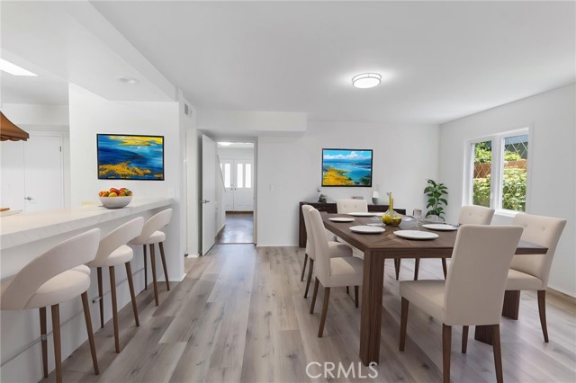 Detail Gallery Image 17 of 49 For 305 Robin Hood Ln, Costa Mesa,  CA 92627 - 5 Beds | 2/2 Baths