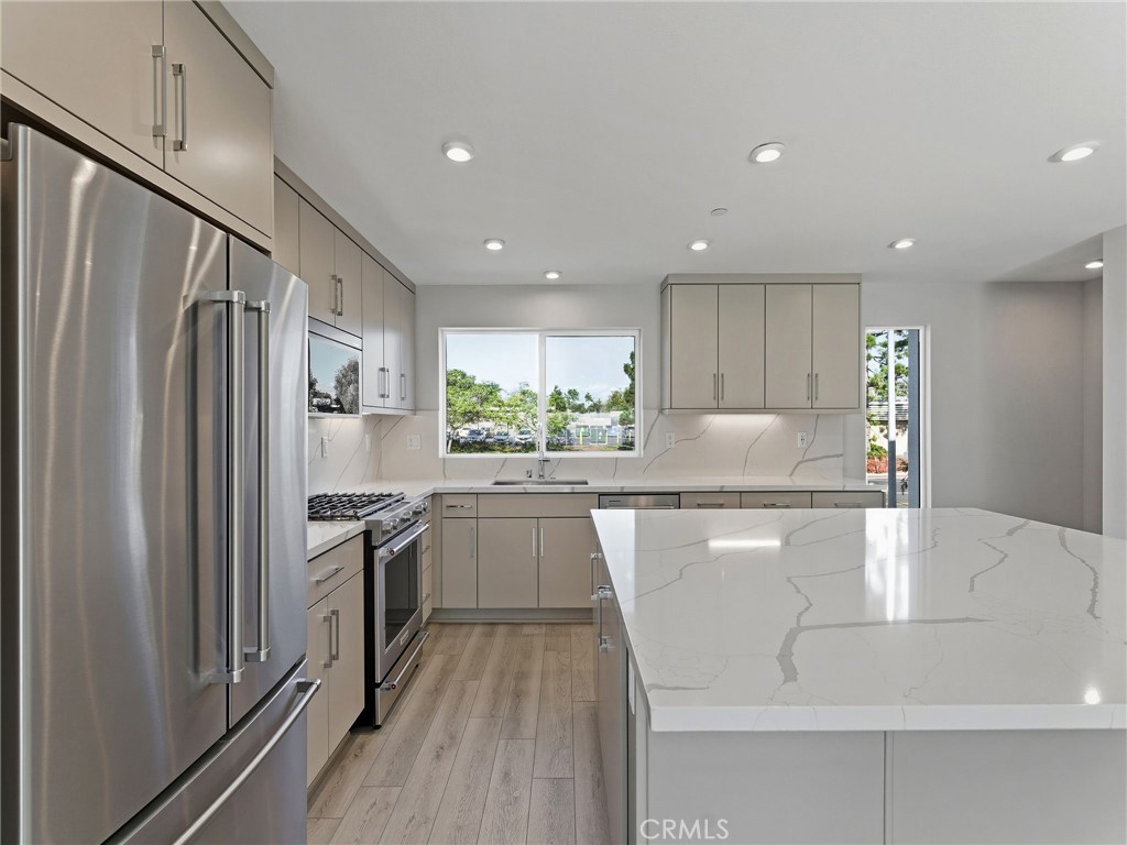 MLS #OC25245479 image #5