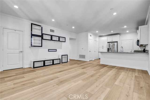 130 Rose Arch, Irvine CA: https://media.crmls.org/medias/e4f0d239-8f31-43bb-aa28-10faa239a660.jpg