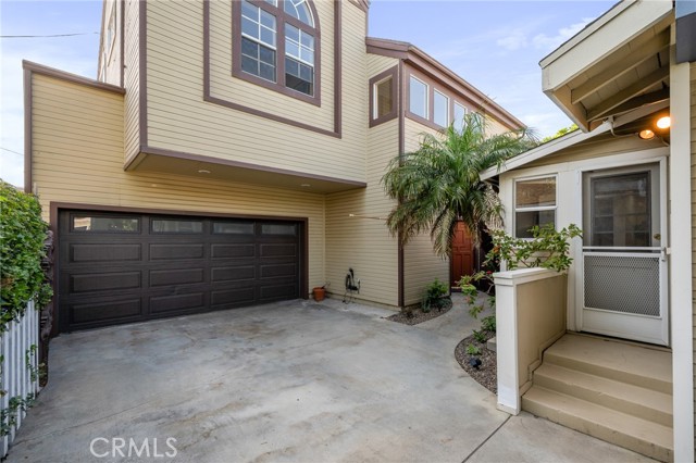 533 Roswell Avenue, Long Beach CA: https://media.crmls.org/medias/e4f130ac-ad27-416f-b8b7-8a11b86dd5a2.jpg