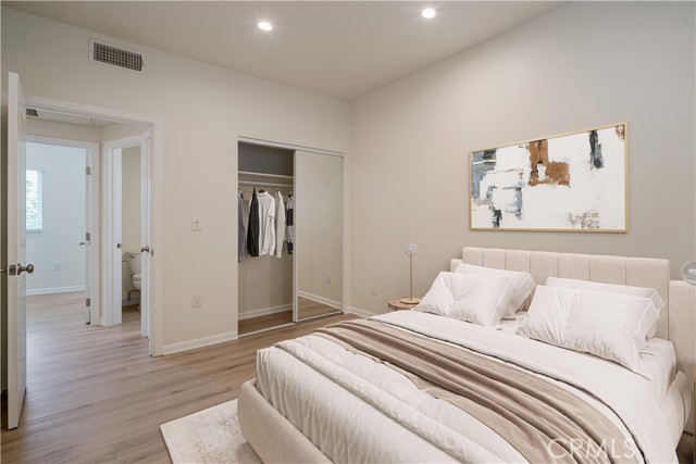 1273 S Sycamore Avenue, Los Angeles CA: https://media.crmls.org/medias/e4f1b001-33c7-45fe-9887-1380ee7d6cf7.jpg