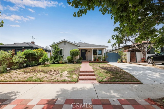 6219 1/2 Agnes Avenue, North Hollywood CA: https://media.crmls.org/medias/e4f1e5f1-356c-4055-a9e2-1c91642cacd6.jpg