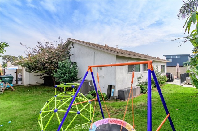 Detail Gallery Image 29 of 30 For 20731 Brookdale Ln, Huntington Beach,  CA 92646 - 3 Beds | 2 Baths