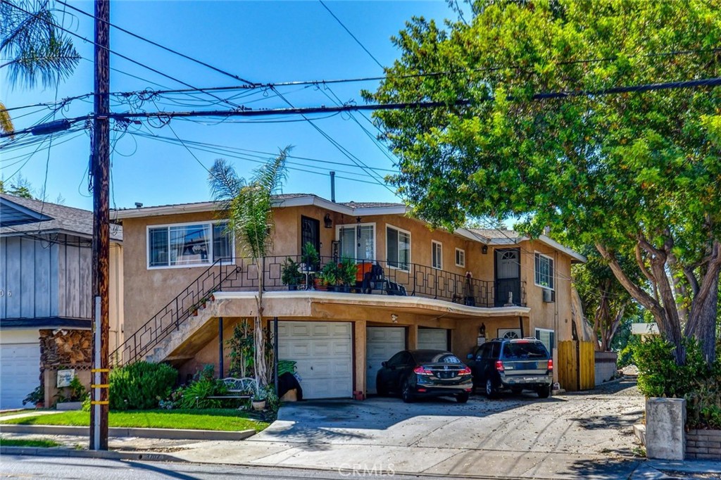 Apartment at 13702 Mar Vista Street