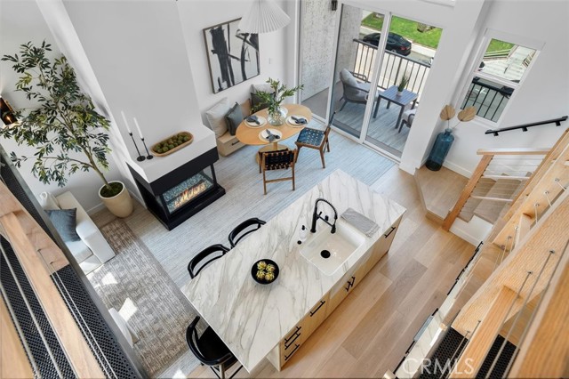 555 Esplanade, Redondo Beach CA: https://media.crmls.org/medias/e4f2354b-8e94-4e43-9108-f15dec383f8e.jpg