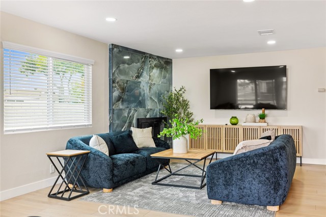 Detail Gallery Image 5 of 38 For 13502 Jackson St, Westminster,  CA 92683 - 5 Beds | 3 Baths