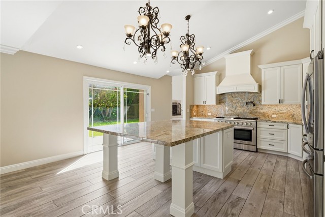 Detail Gallery Image 7 of 21 For 2946 Maui, Costa Mesa,  CA 92626 - 4 Beds | 2/1 Baths