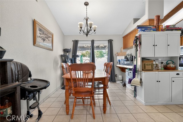 Detail Gallery Image 17 of 29 For 1133 Summer Field, Hanford,  CA 93230 - 3 Beds | 2 Baths