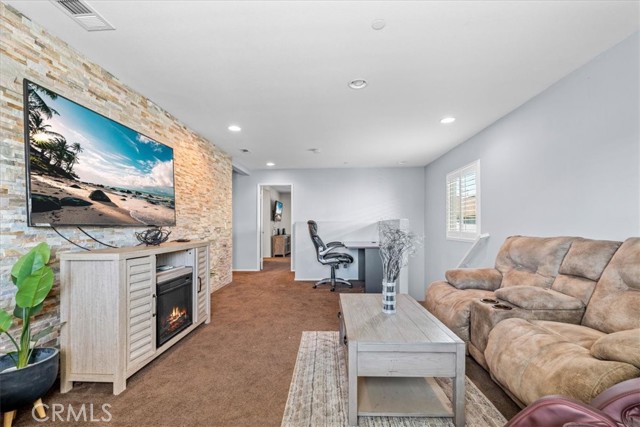 Detail Gallery Image 14 of 39 For 6978 Alderwood Dr, Fontana,  CA 92336 - 3 Beds | 2/1 Baths