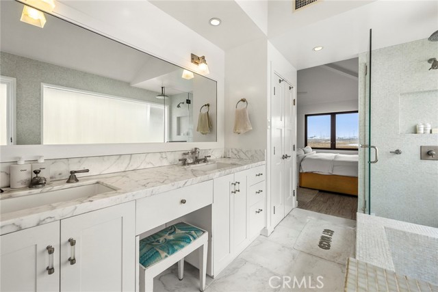 Detail Gallery Image 30 of 45 For 235 Canal St, Newport Beach,  CA 92663 - 4 Beds | 3/1 Baths