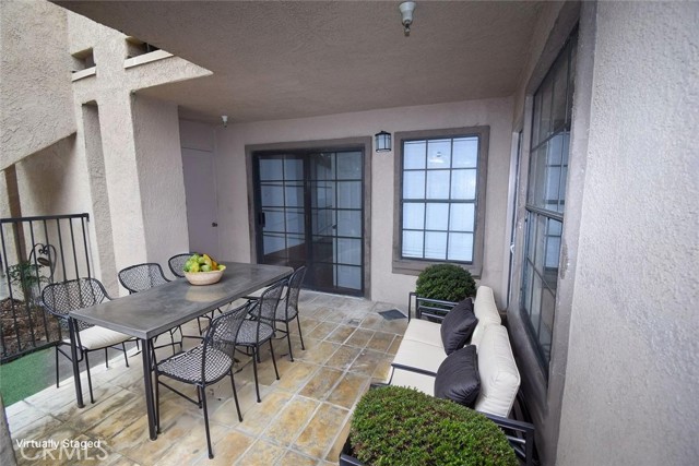 1052 Calle Del Cerro, San Clemente CA: https://media.crmls.org/medias/e4f40b3c-fe8d-4de5-90ab-d6cb46bc325c.jpg