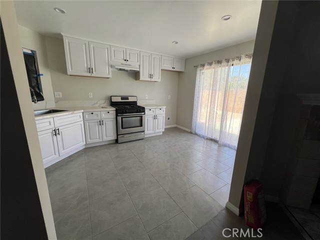 Detail Gallery Image 5 of 7 For 1531 E Avenue R6, Palmdale,  CA 93550 - 3 Beds | 2 Baths