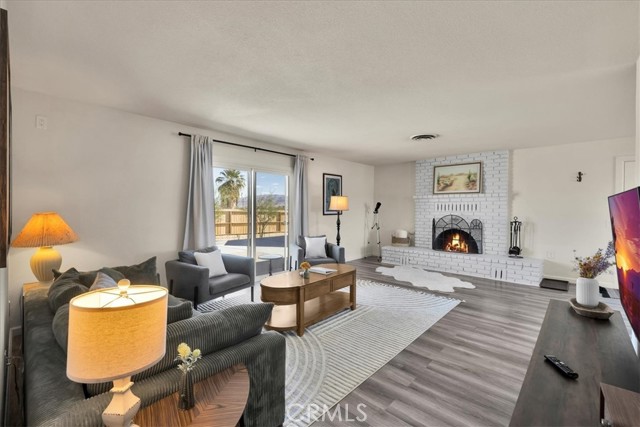 Detail Gallery Image 3 of 43 For 5837 La Luna Ave, Twentynine Palms,  CA 92277 - 3 Beds | 2 Baths