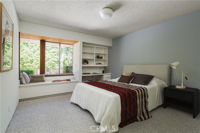 1878 Tahiti Drive, Costa Mesa CA: https://media.crmls.org/medias/e4f5f3be-ce45-483d-86f2-894b95fc6b4a.jpg