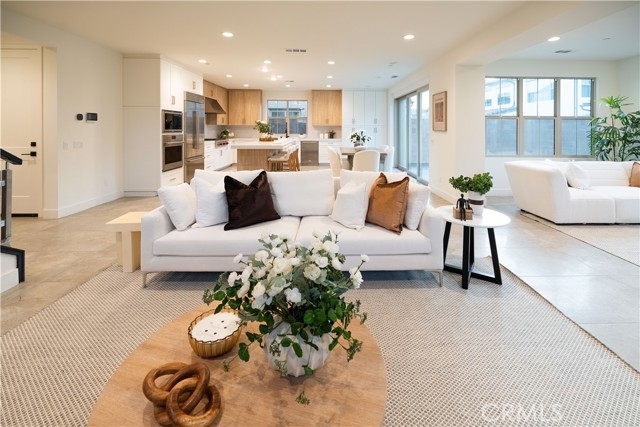 149 Somera, Irvine CA: https://media.crmls.org/medias/e4f6621c-029e-4e40-bc87-38682d37d62f.jpg