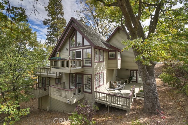 28220 Bern Lane, Lake Arrowhead CA: https://media.crmls.org/medias/e4f66e37-935f-4d6b-b5a9-a996734125a0.jpg