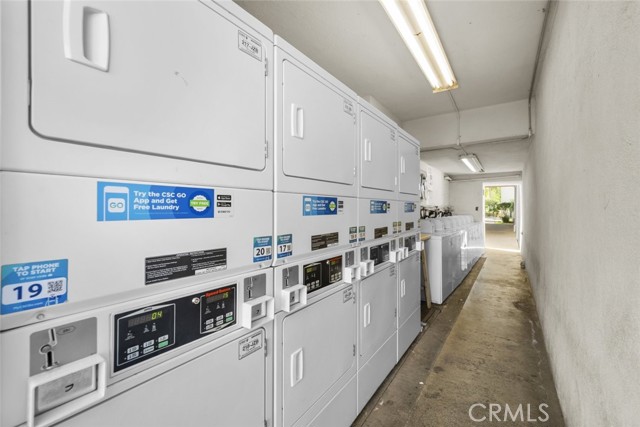 Detail Gallery Image 26 of 41 For 18555 Collins St #C18,  Tarzana,  CA 91356 - 2 Beds | 2 Baths