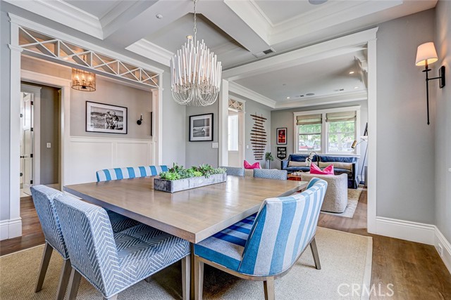 Detail Gallery Image 6 of 35 For 569 33rd, Manhattan Beach,  CA 90266 - 6 Beds | 5/1 Baths