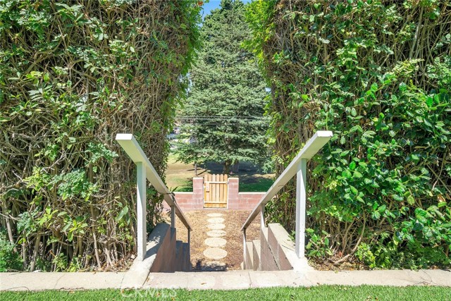 168 Vista Del Parque, Redondo Beach, California 90277, 6 Bedrooms Bedrooms, ,3 BathroomsBathrooms,Residential,Sold,Vista Del Parque,PV22188074