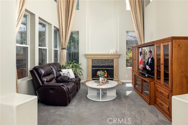 10 Spring Grove, Irvine CA: https://media.crmls.org/medias/e4f825cf-e703-4a77-8d6a-fa29ece84e40.jpg