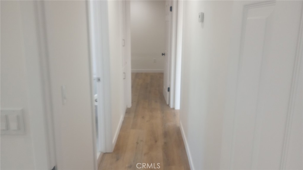 https://media.crmls.org/medias/e4f8937e-3b07-499d-88e5-d82ec94f5bfe.jpg?preset=X-Large