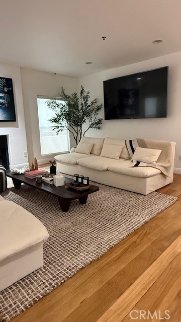 Detail Gallery Image 6 of 32 For 12011 Goshen #104,  Los Angeles,  CA 90049 - 2 Beds | 3 Baths