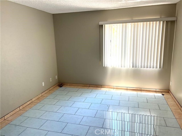 Detail Gallery Image 4 of 8 For 5460 White Oak Ave #G210,  Encino,  CA 91316 - 2 Beds | 2 Baths