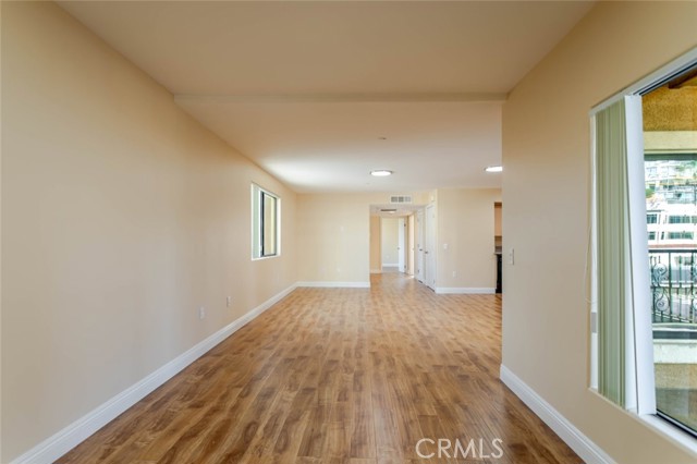 Detail Gallery Image 5 of 18 For 1466 Tamarind Ave #304,  Los Angeles,  CA 90028 - 2 Beds | 2 Baths