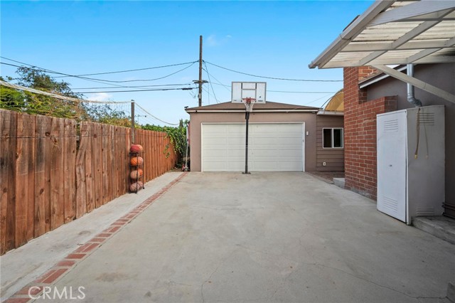 Detail Gallery Image 36 of 50 For 2072 Redondo Beach Bld, Torrance,  CA 90504 - 3 Beds | 2 Baths