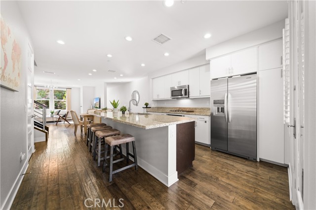 9 Compass Court, Aliso Viejo CA: https://media.crmls.org/medias/e4f9a351-3081-4a03-a67f-ec55c6a058de.jpg
