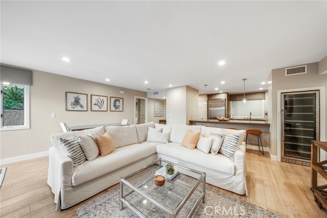 Detail Gallery Image 6 of 19 For 247 Calliope St, Laguna Beach,  CA 92651 - 3 Beds | 2 Baths