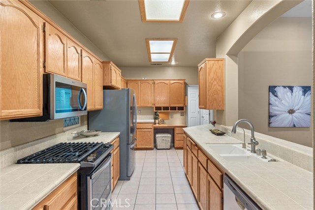 Detail Gallery Image 11 of 37 For 3043 Ceanothus Ave, Chico,  CA 95973 - 4 Beds | 2/1 Baths