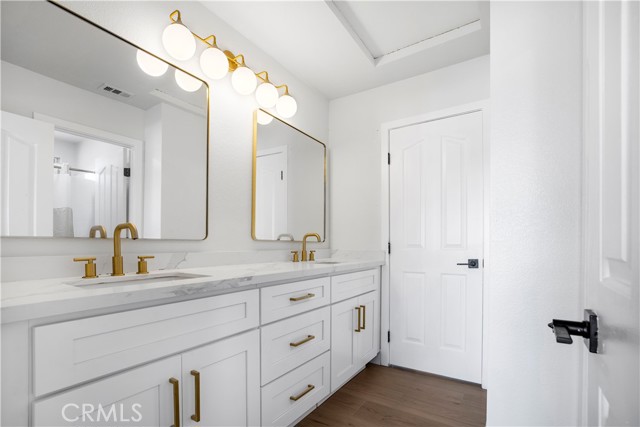 12930 Norfolk Lane, Victorville CA: https://media.crmls.org/medias/e4fc48fd-4748-4c2c-83dc-ab63e177f4a0.jpg