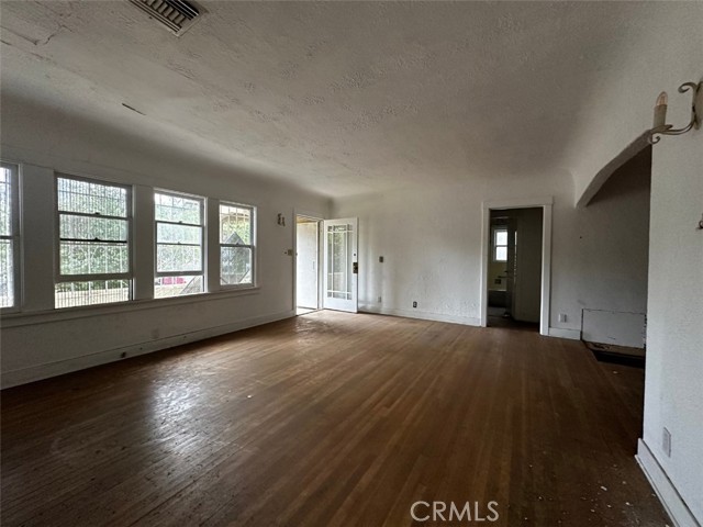 Image 7 of 10 For 14206 Friar Street
