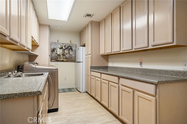 Detail Gallery Image 12 of 68 For 120 Old Ranch, Palm Desert,  CA 92211 - 2 Beds | 3/1 Baths