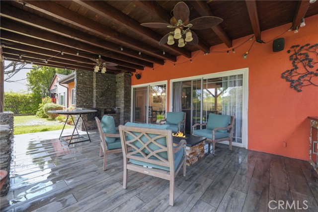 2528 N Orchard Drive, Burbank CA: https://media.crmls.org/medias/e4fc8f65-74ed-4fb5-a2e7-13fc69465bed.jpg