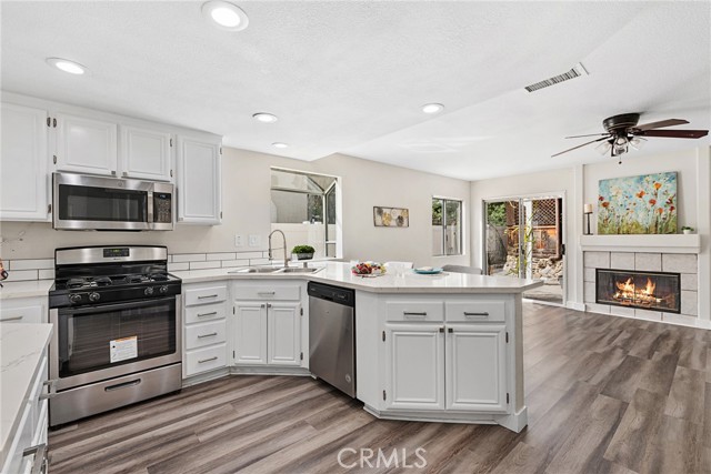 Detail Gallery Image 11 of 34 For 39851 Wild Canary, Murrieta,  CA 92562 - 3 Beds | 2/1 Baths