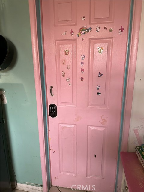 401 S Cherrywood Street, West Covina CA: https://media.crmls.org/medias/e4fdddb7-9069-4821-81a4-45b77038c290.jpg