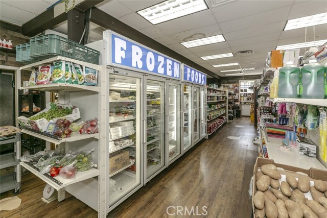 Image 13 of 37 For 10051 Commerce Avenue