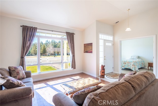 Detail Gallery Image 7 of 36 For 5059 Indian Island, Weed,  CA 96094 - 4 Beds | 2/1 Baths