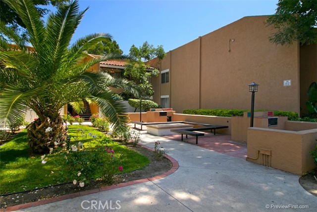 1001 W Macarthur Boulevard, Santa Ana CA: https://media.crmls.org/medias/e4ff56d9-8870-4a34-94f7-e9d322262595.jpg